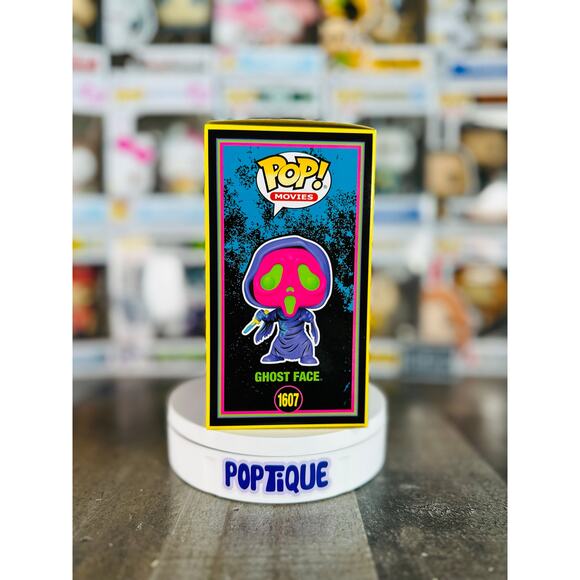 Scream Ghost Face Black Light Funko Pop! #1607 - Entertainment Earth Exclusive - Picture 4 of 6